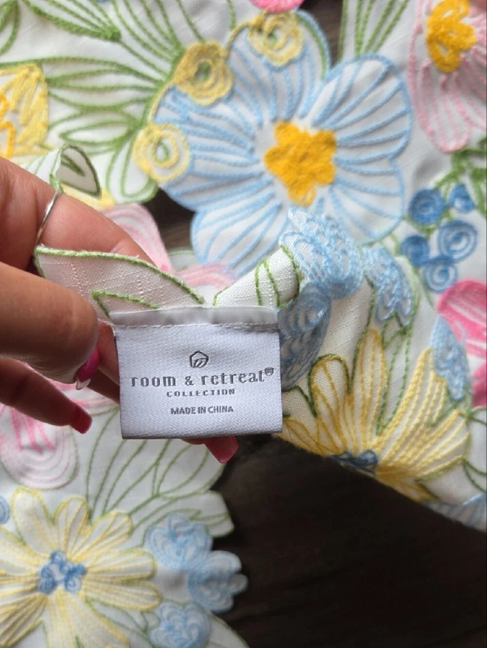 Room And Retreat Colorful Floral Embroidered Manufactured Table Runner